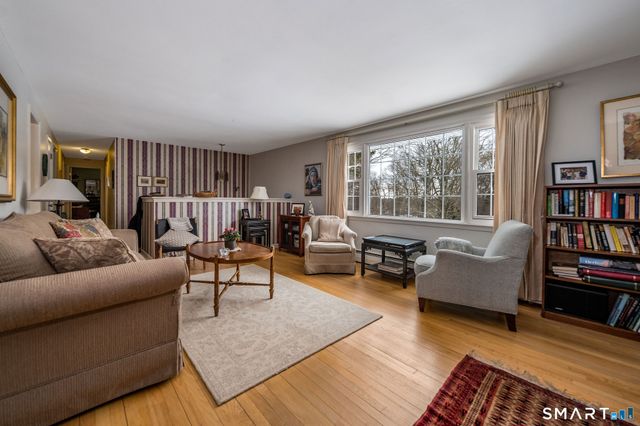 162 Yankee Peddler Path, Madison, CT 06443