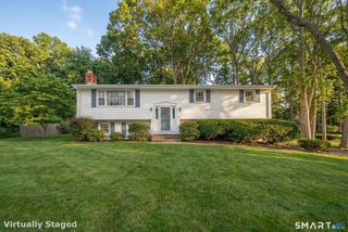 162 Yankee Peddler Path, Madison, CT 06443