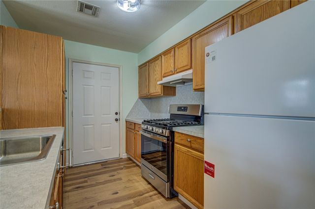 2013 Creekridge Drive, Oklahoma City, OK 73141