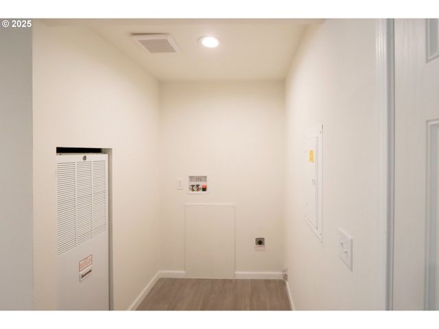 425 PROVIDENCE Dr, Reedsport, OR 97467