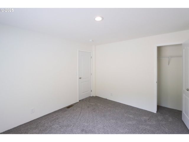 425 PROVIDENCE Dr, Reedsport, OR 97467