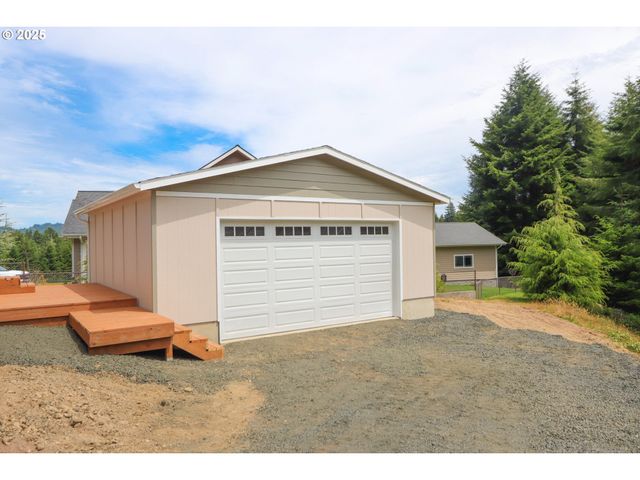 425 PROVIDENCE Dr, Reedsport, OR 97467