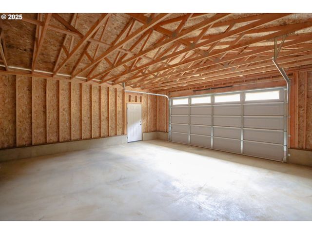 425 PROVIDENCE Dr, Reedsport, OR 97467