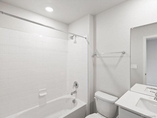 1616 Riverplace Dr 2, Windsor, CO 80550