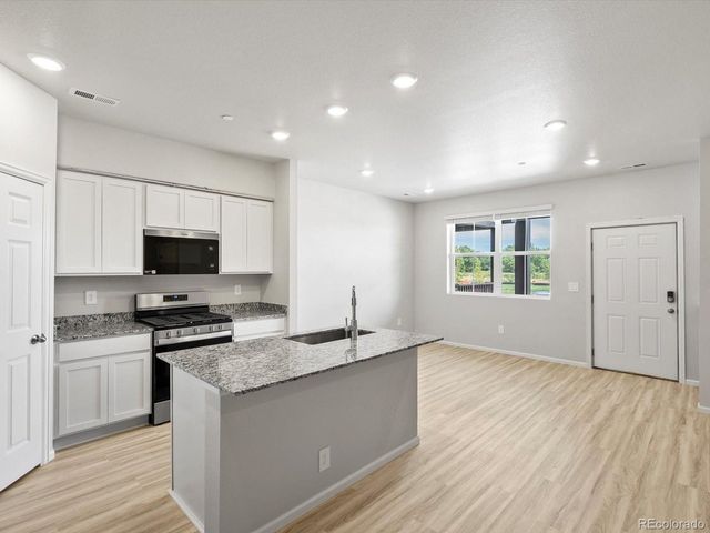 1616 Riverplace Dr 2, Windsor, CO 80550