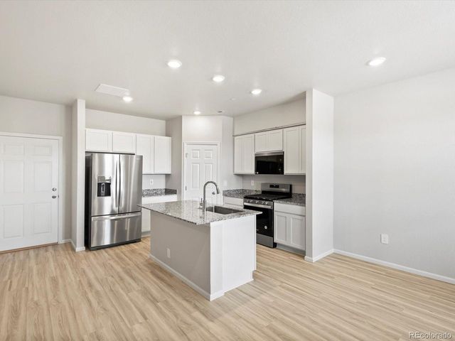 1616 Riverplace Dr 2, Windsor, CO 80550