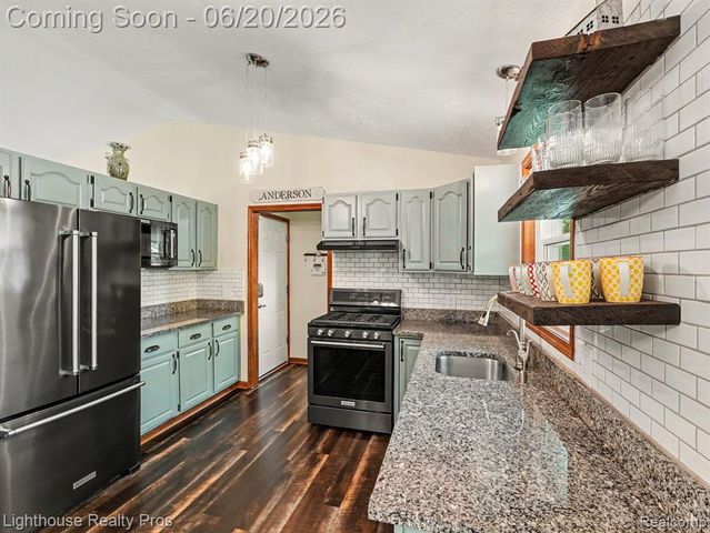 600 6 Mile Road, Whitmore Lake, MI 48189