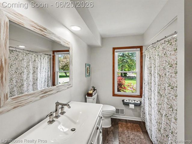 600 6 Mile Road, Whitmore Lake, MI 48189
