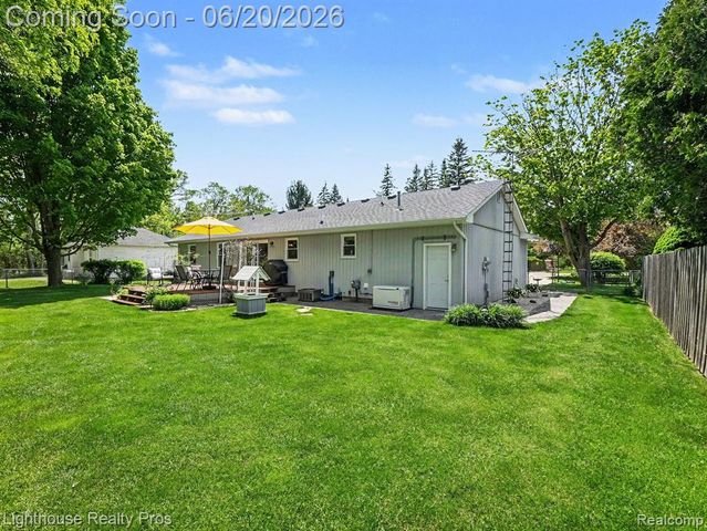 600 6 Mile Road, Whitmore Lake, MI 48189