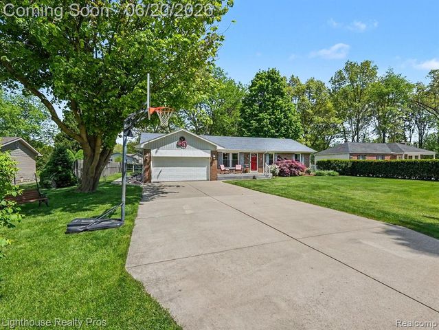 600 6 Mile Road, Whitmore Lake, MI 48189