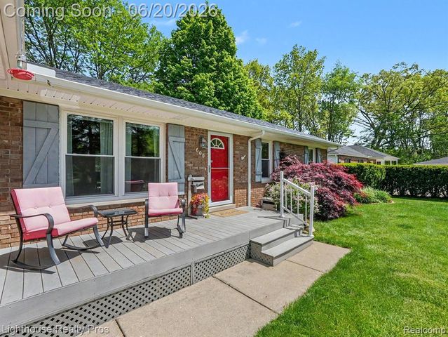600 6 Mile Road, Whitmore Lake, MI 48189