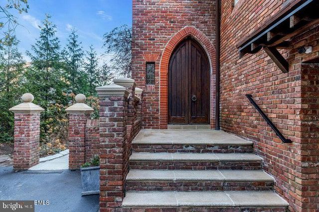 18 BELVIDERE RD, Atlantic Highlands, NJ 07716