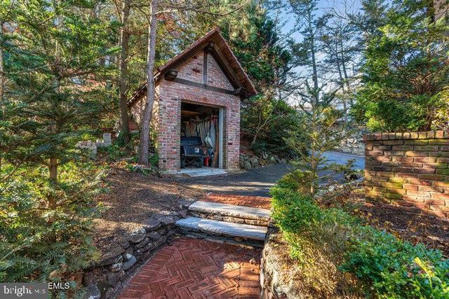 18 BELVIDERE RD, Atlantic Highlands, NJ 07716