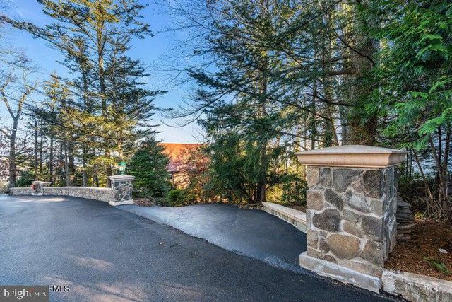 18 BELVIDERE RD, Atlantic Highlands, NJ 07716