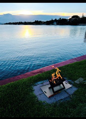8600 Byron Ave 8600-8, Miami Beach, FL 33141