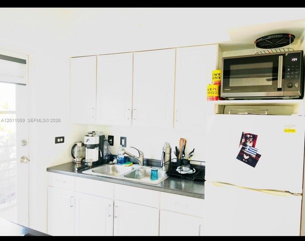 8600 Byron Ave 8600-8, Miami Beach, FL 33141