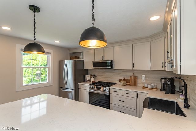 8051 Charlesderry Road, Kirtland, OH 44094