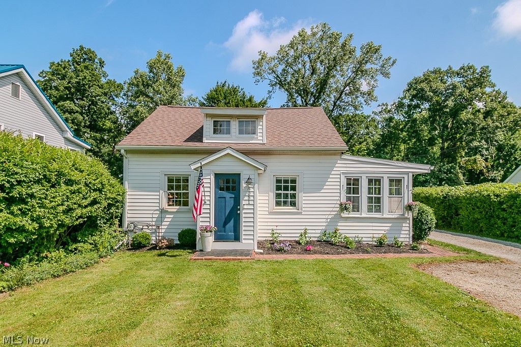 8051 Charlesderry Road, Kirtland, OH 44094
