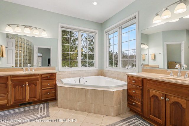 1605 Stauffer Lane, Dewitt, MI 48820