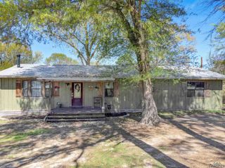 239 Woodhaven Dr., Kilgore, TX 75662