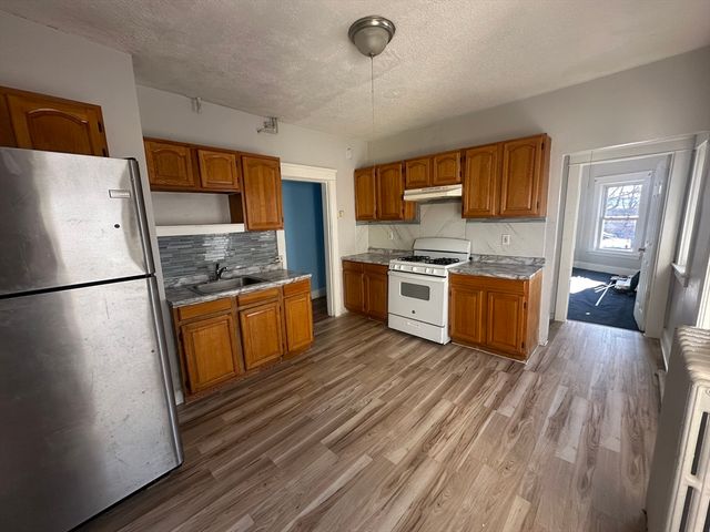 124 Kendall St 2, Framingham, MA 01702