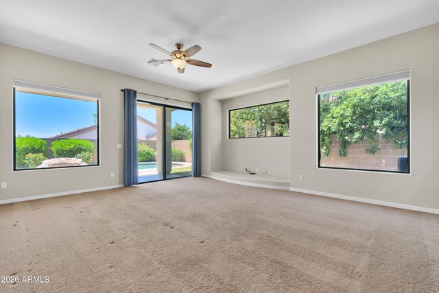 6844 S Pinehurst Drive Drive, Gilbert, AZ 85298