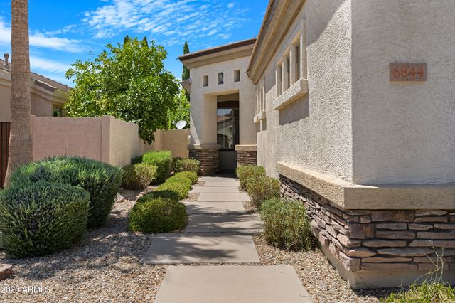 6844 S Pinehurst Drive Drive, Gilbert, AZ 85298