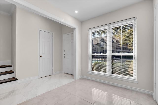 14715 Barryknoll Lane 124, Houston, TX 77079