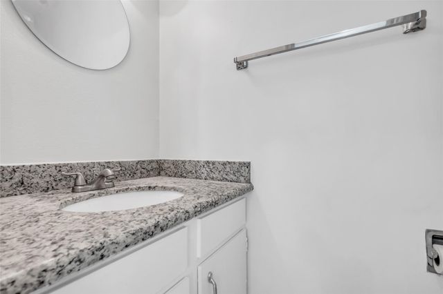 14715 Barryknoll Lane 124, Houston, TX 77079