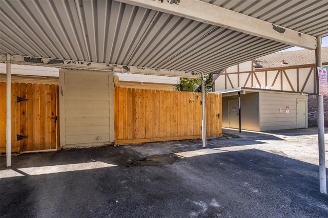 14715 Barryknoll Lane 124, Houston, TX 77079