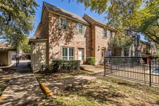 14715 Barryknoll Lane 124, Houston, TX 77079