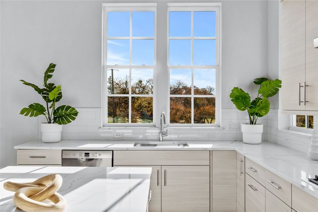 4613 Greenborough Lane, Dallas, TX 75219