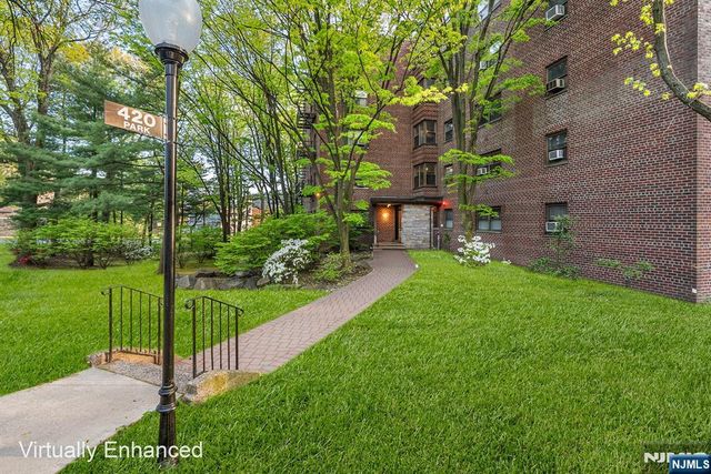 420 Park 3F, Fort Lee, NJ 07024