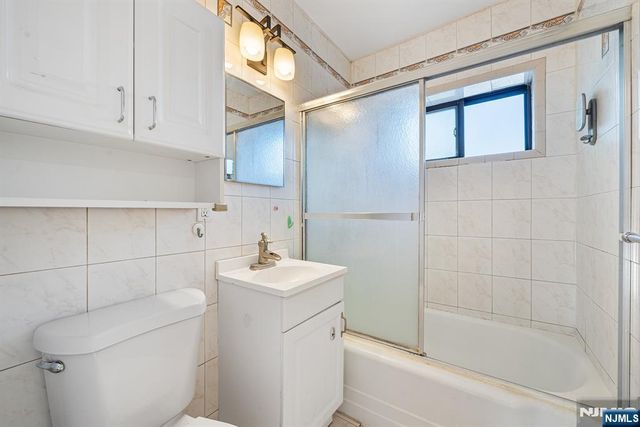 420 Park 3F, Fort Lee, NJ 07024
