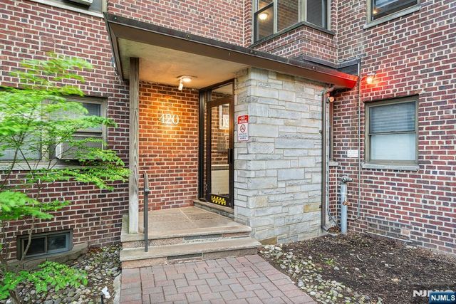 420 Park 3F, Fort Lee, NJ 07024