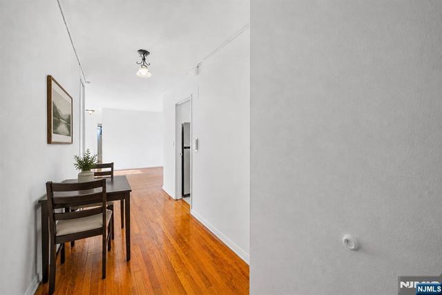 420 Park 3F, Fort Lee, NJ 07024