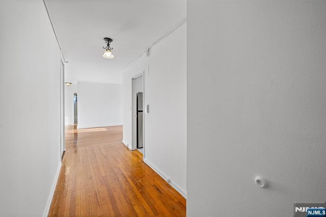 420 Park 3F, Fort Lee, NJ 07024