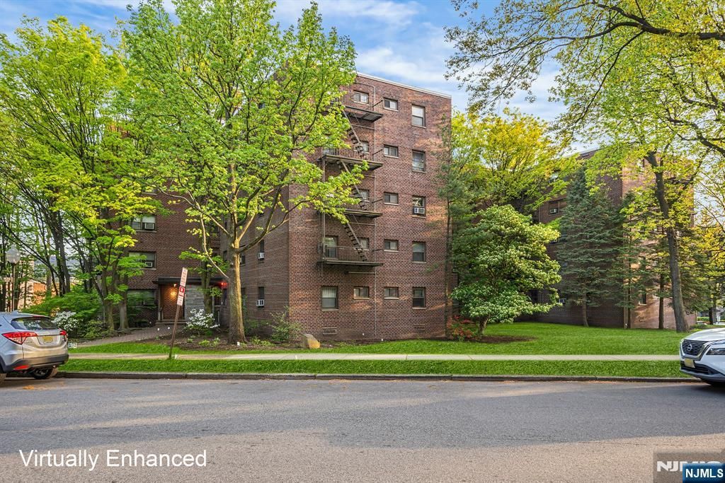 420 Park 3F, Fort Lee, NJ 07024