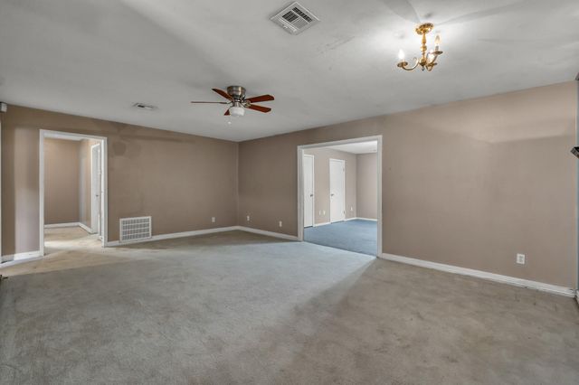 405 Wilson Road, Conroe, TX 77301