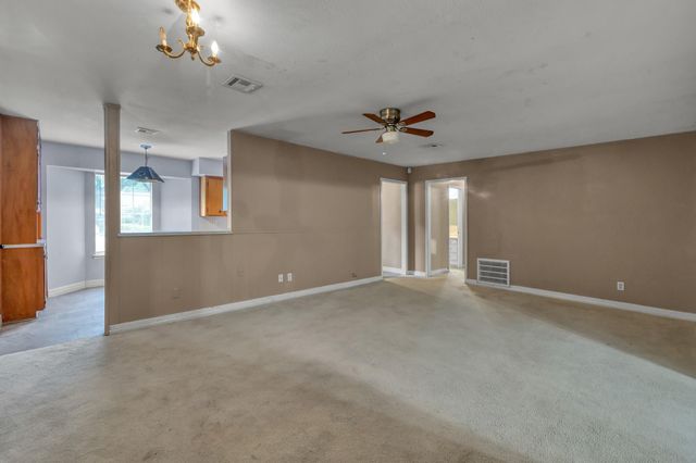 405 Wilson Road, Conroe, TX 77301