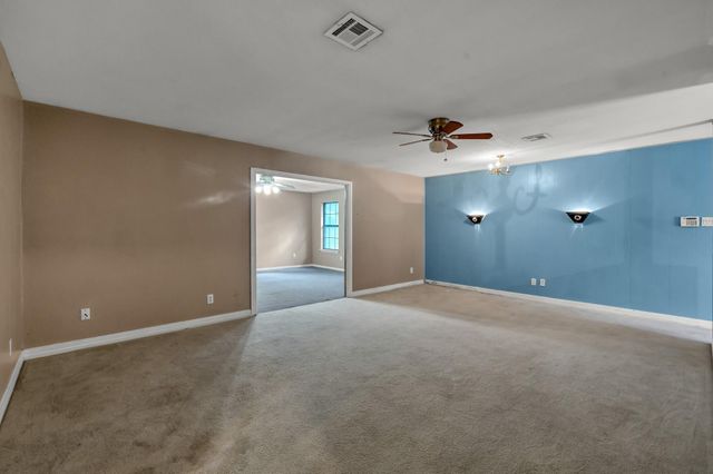 405 Wilson Road, Conroe, TX 77301