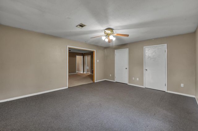405 Wilson Road, Conroe, TX 77301