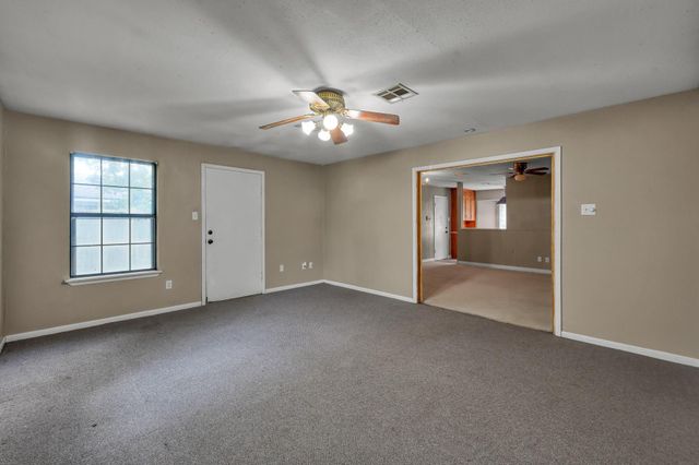 405 Wilson Road, Conroe, TX 77301
