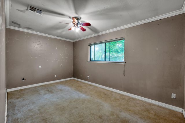 405 Wilson Road, Conroe, TX 77301
