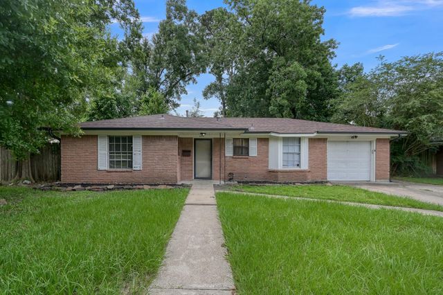 405 Wilson Road, Conroe, TX 77301