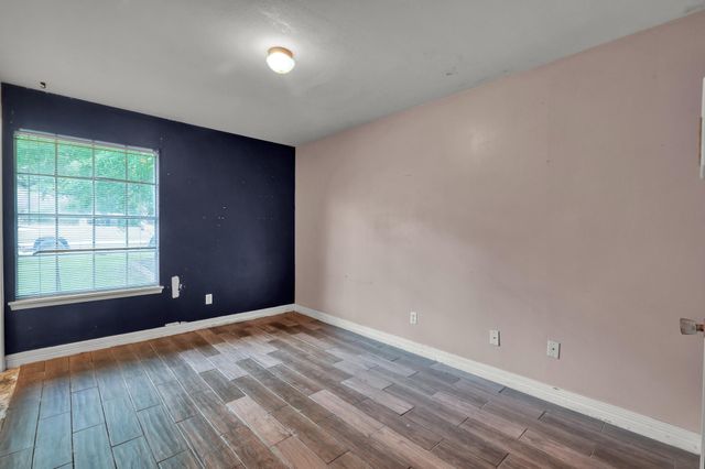 405 Wilson Road, Conroe, TX 77301