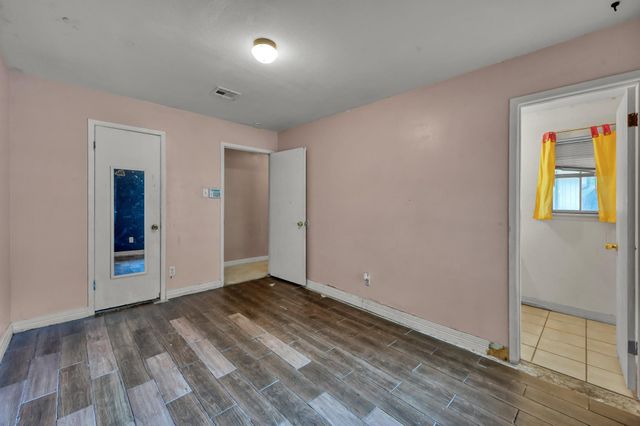405 Wilson Road, Conroe, TX 77301