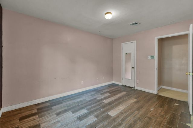 405 Wilson Road, Conroe, TX 77301