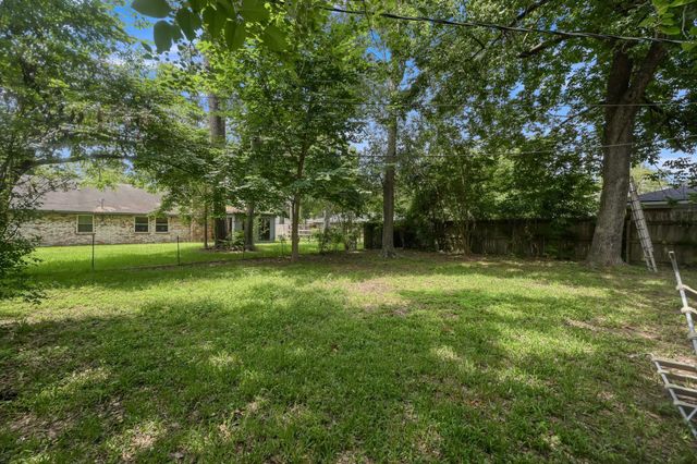405 Wilson Road, Conroe, TX 77301