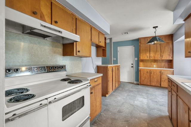 405 Wilson Road, Conroe, TX 77301